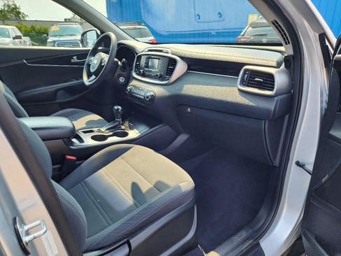 Used 2017 Kia Sorento AWD image 27