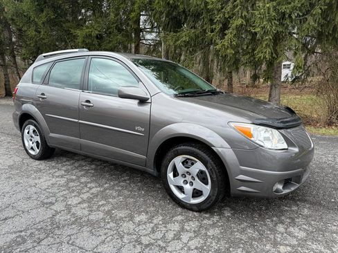 Used 2005 Pontiac Vibe AWD w/ Power Group Value Package image 1