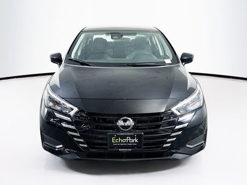 Used 2025 Nissan Versa SV FWD image 2