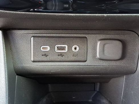 Used 2022 Buick Encore GX Select w/ Sport Touring Package AWD/4WD image 26