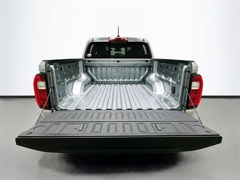 New 2026 GMC Canyon Elevation w/ Convenience Package image 9