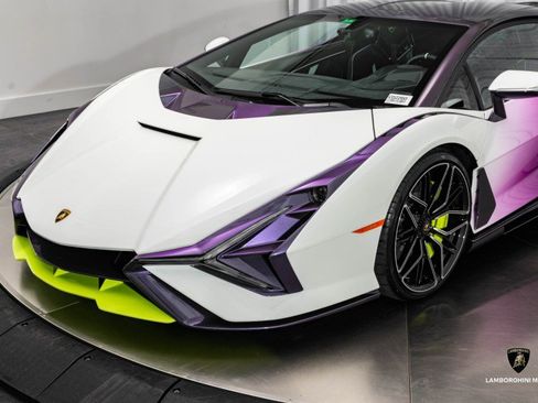 Used 2020 Lamborghini Sian Coupe image 12