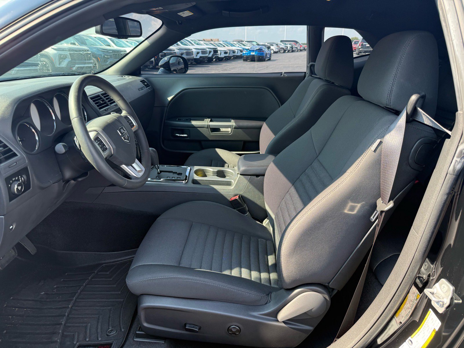 Used 2014 Dodge Challenger R/T w/ Electronics Convenience Group RWD image 16