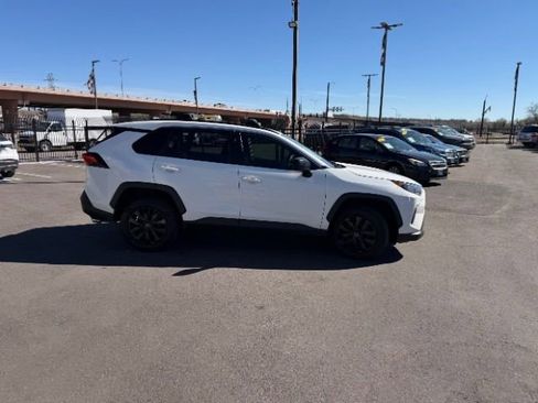 Used 2020 Toyota RAV4 LE w/ All Weather Liner Package image 20