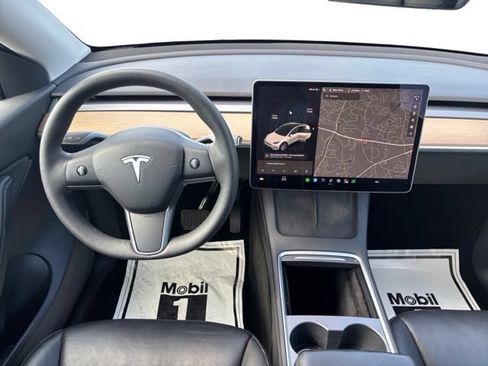 Used 2021 Tesla Model Y Long Range AWD/4WD image 13