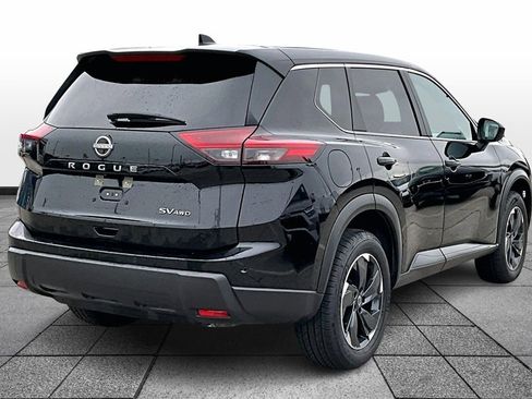 Used 2024 Nissan Rogue SV image 11