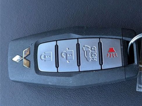 New 2025 Mitsubishi Outlander SEL image 36