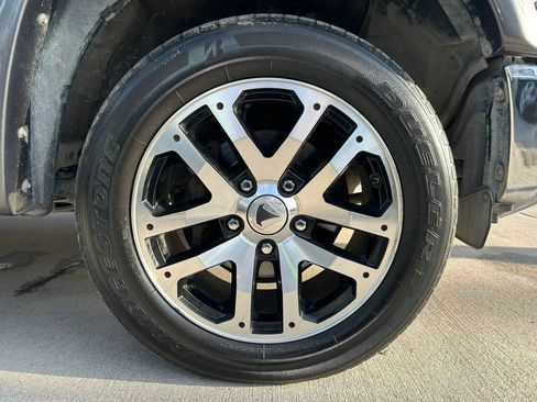 Used 2016 Toyota Tundra SR5 w/ SR5 Upgrade Package RWD image 31