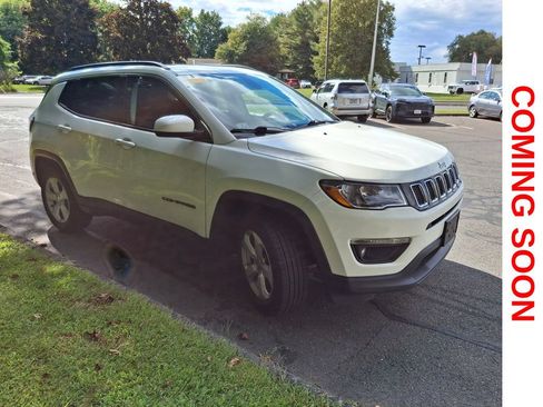 Used 2019 Jeep Compass Latitude w/ Popular Equipment Group AWD/4WD image 4