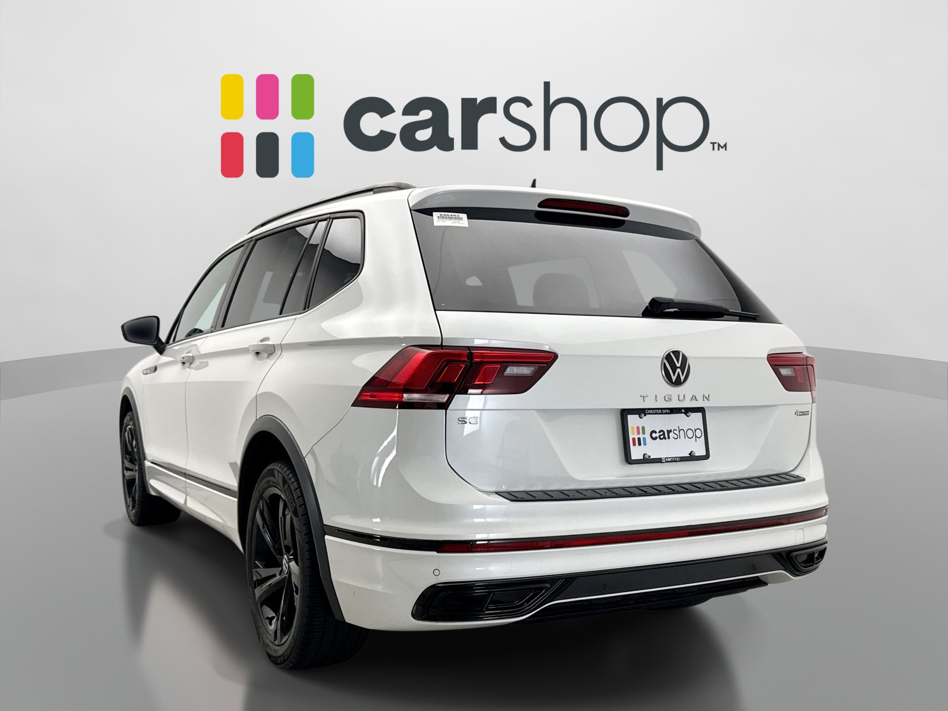 Used 2023 Volkswagen Tiguan SE R-Line AWD/4WD image 3