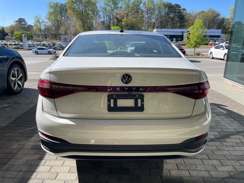 Used 2025 Volkswagen Jetta Sport image 21