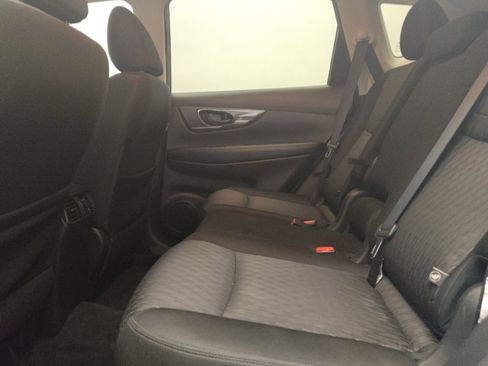 Used 2020 Nissan Rogue S FWD image 18