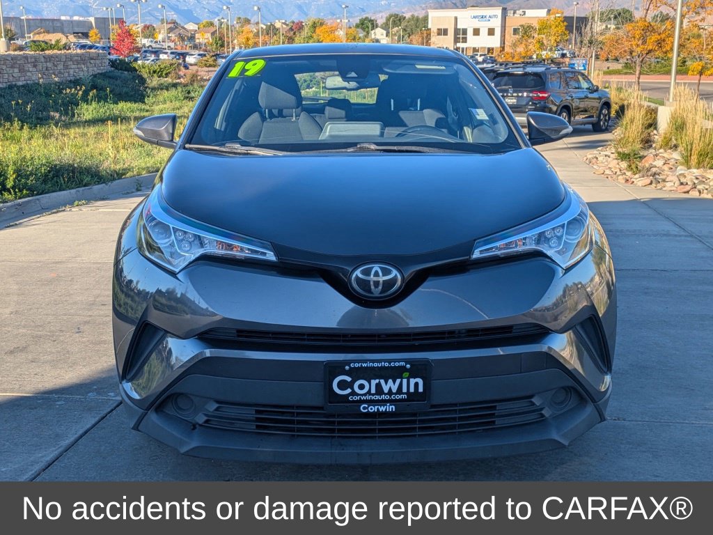 Used 2019 Toyota C-HR XLE FWD image 2
