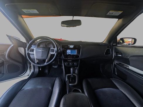 Used 2012 Chrysler 200 S FWD image 31