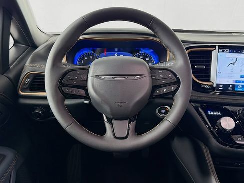 New 2027 Chrysler Pacifica Pinnacle w/ Theater Group AWD/4WD image 11