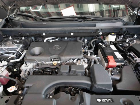 Used 2025 Toyota RAV4 XLE AWD/4WD image 31