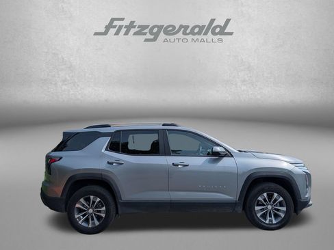 Used 2025 Chevrolet Equinox LT w/ Convenience Package II AWD/4WD image 4