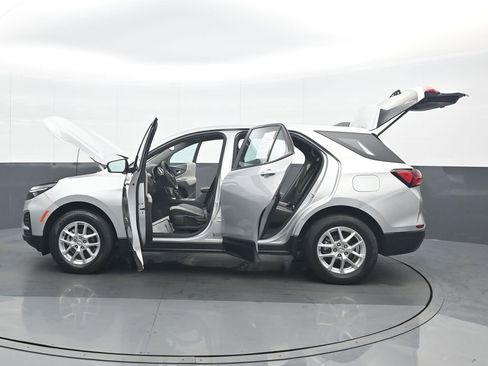 Used 2022 Chevrolet Equinox LS image 27