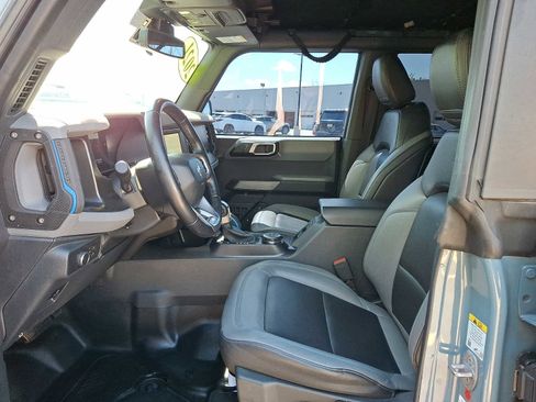 Used 2021 Ford Bronco Black Diamond w/ Sasquatch Package AWD/4WD image 14