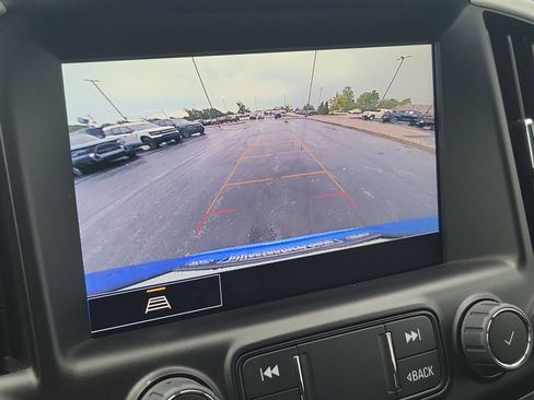 Used 2024 GMC Terrain SLT w/ Infotainment Package II FWD image 28