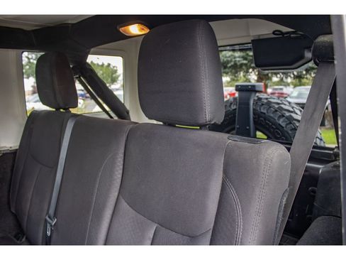 Used 2018 Jeep Wrangler Unlimited Sport S AWD/4WD image 18