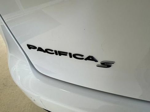 Used 2020 Chrysler Pacifica Touring-L w/ Advanced Safetytec Group AWD/4WD image 33