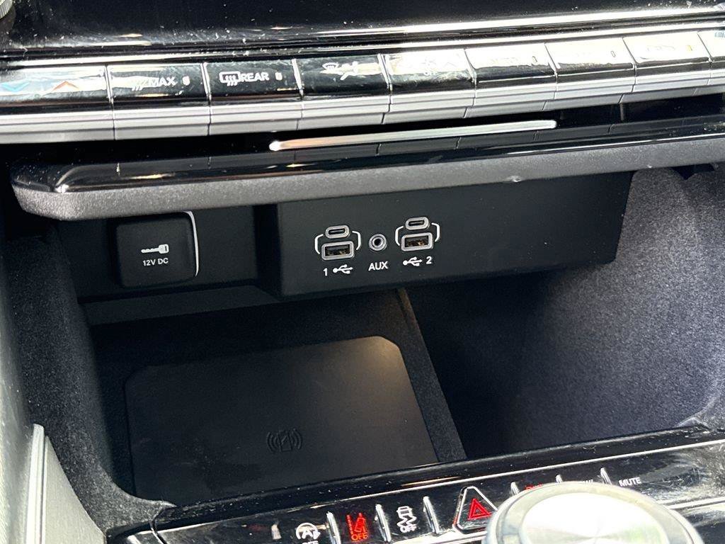 Used 2025 Jeep Wagoneer 4WD image 19
