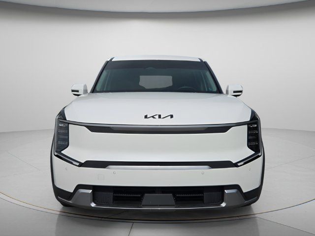 Used 2024 Kia EV9 Light Long Range RWD image 4