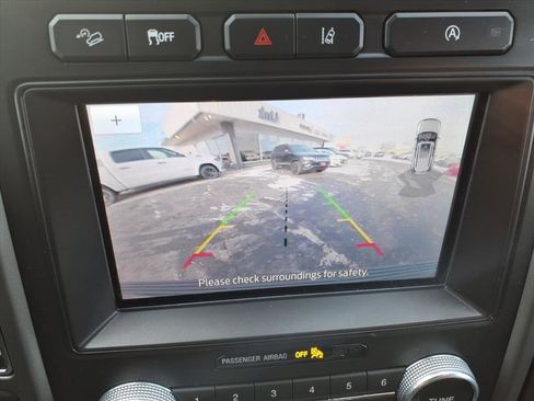 Used 2021 Ford Expedition XLT image 19