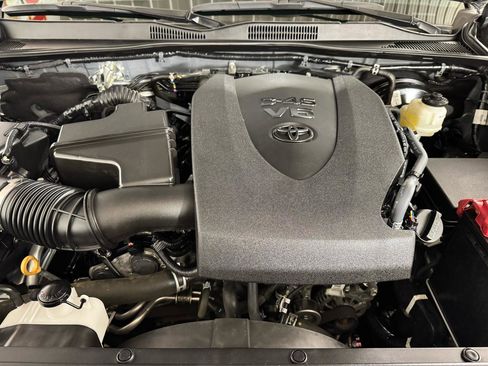 Used 2022 Toyota Tacoma SR5 image 10