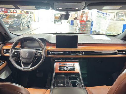 Used 2023 Lincoln Aviator Reserve w/ Equipment Group 201A image 19