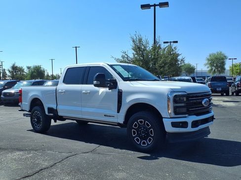 Certified 2025 Ford F250 Platinum AWD/4WD image 8