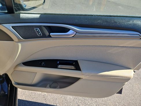 Used 2014 Ford Fusion SE image 17