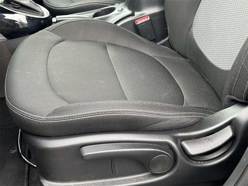 Used 2017 Kia Soul + image 17