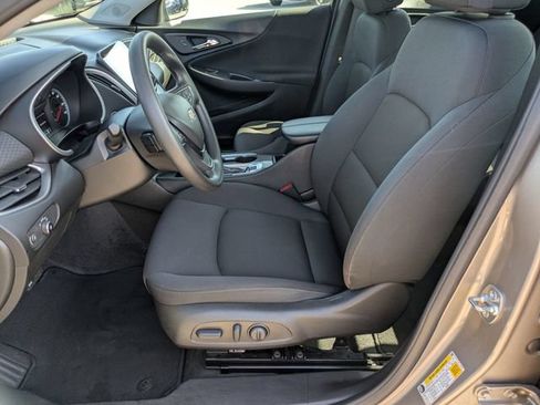 Used 2025 Chevrolet Malibu LT FWD image 13