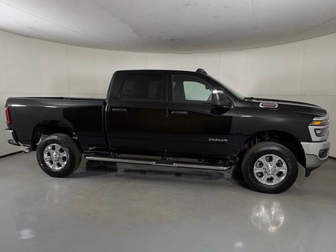 Used 2026 RAM 2500 Big Horn AWD/4WD image 9