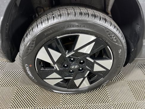 Used 2025 Hyundai Kona SEL AWD/4WD image 16