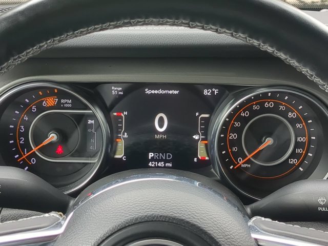 Used 2023 Jeep Wrangler Unlimited Sahara w/ Cold Weather Group AWD/4WD image 32