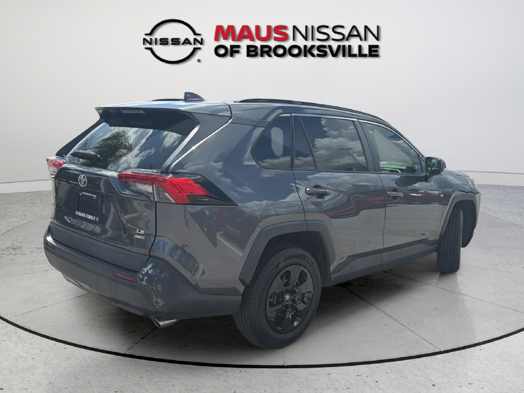 Used 2021 Toyota RAV4 LE AWD/4WD image 12