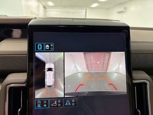 New 2026 GMC Yukon Denali w/ Sun & Power Step Package AWD/4WD image 17