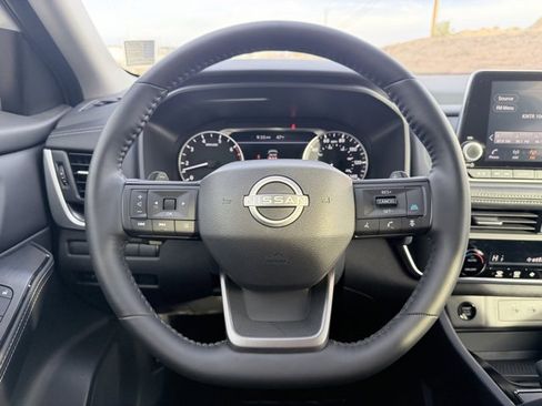 Certified 2025 Nissan Rogue SV image 9