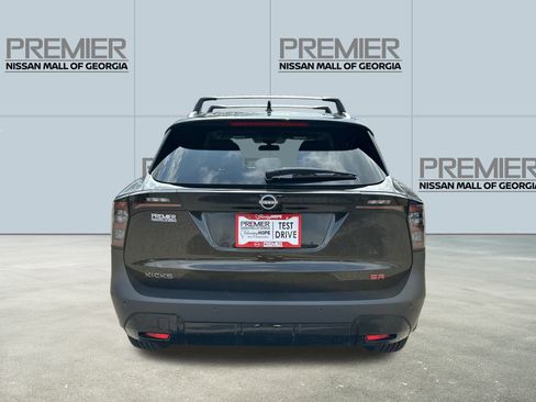 Used 2025 Nissan Kicks SR image 6