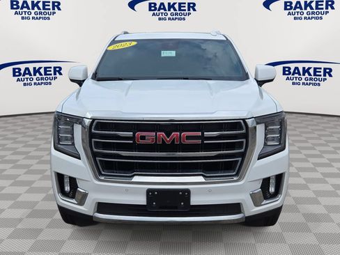 Used 2023 GMC Yukon XL SLT AWD/4WD image 8