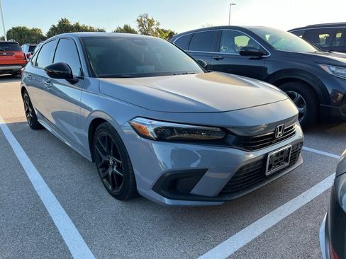 Used 2024 Honda Civic Sport image 2