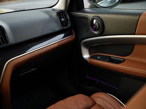 Used 2023 MINI Cooper Countryman SE w/ Signature Upholstery Package image 28