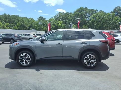 Used 2023 Nissan Rogue SV AWD/4WD image 3