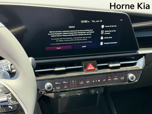 New 2026 Kia Niro EX FWD image 16