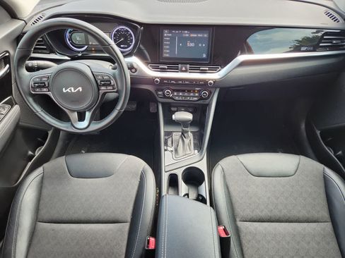 Used 2022 Kia Niro LXS FWD image 24