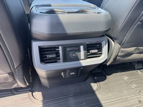 Used 2025 Ford F250 Lariat w/ Lariat Ultimate Package AWD/4WD image 28