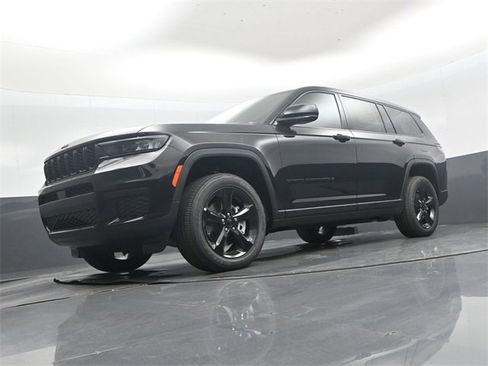 New 2025 Jeep Grand Cherokee L Altitude image 34